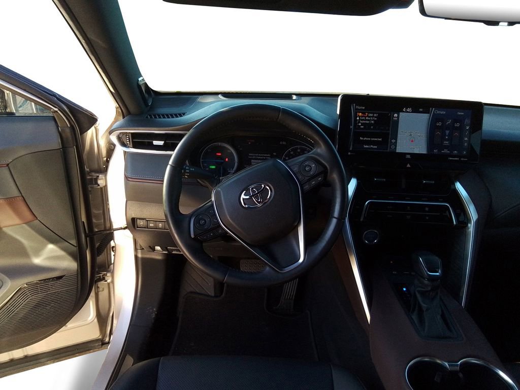 Used 2021 Toyota Venza Limited image 12