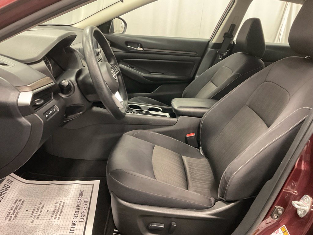 Used 2024 Nissan Altima 2.5 SV FWD image 7