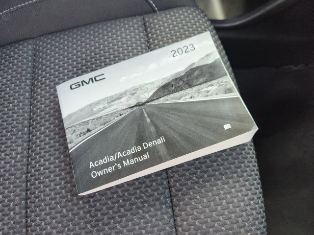 Used 2023 GMC Acadia SLE w/ Driver Convenience Package image 16