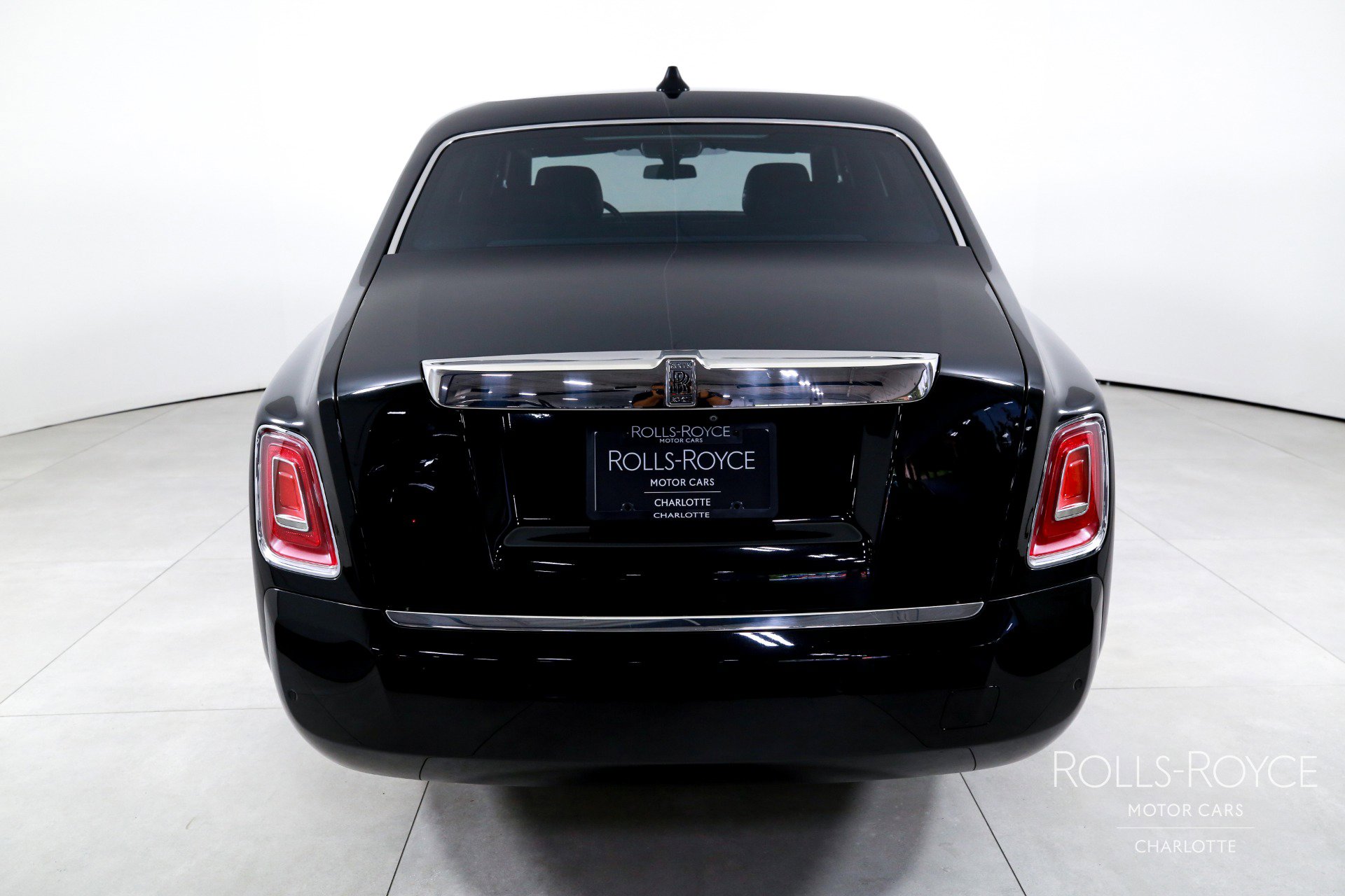 Used 2020 Rolls-Royce Phantom Sedan RWD image 9