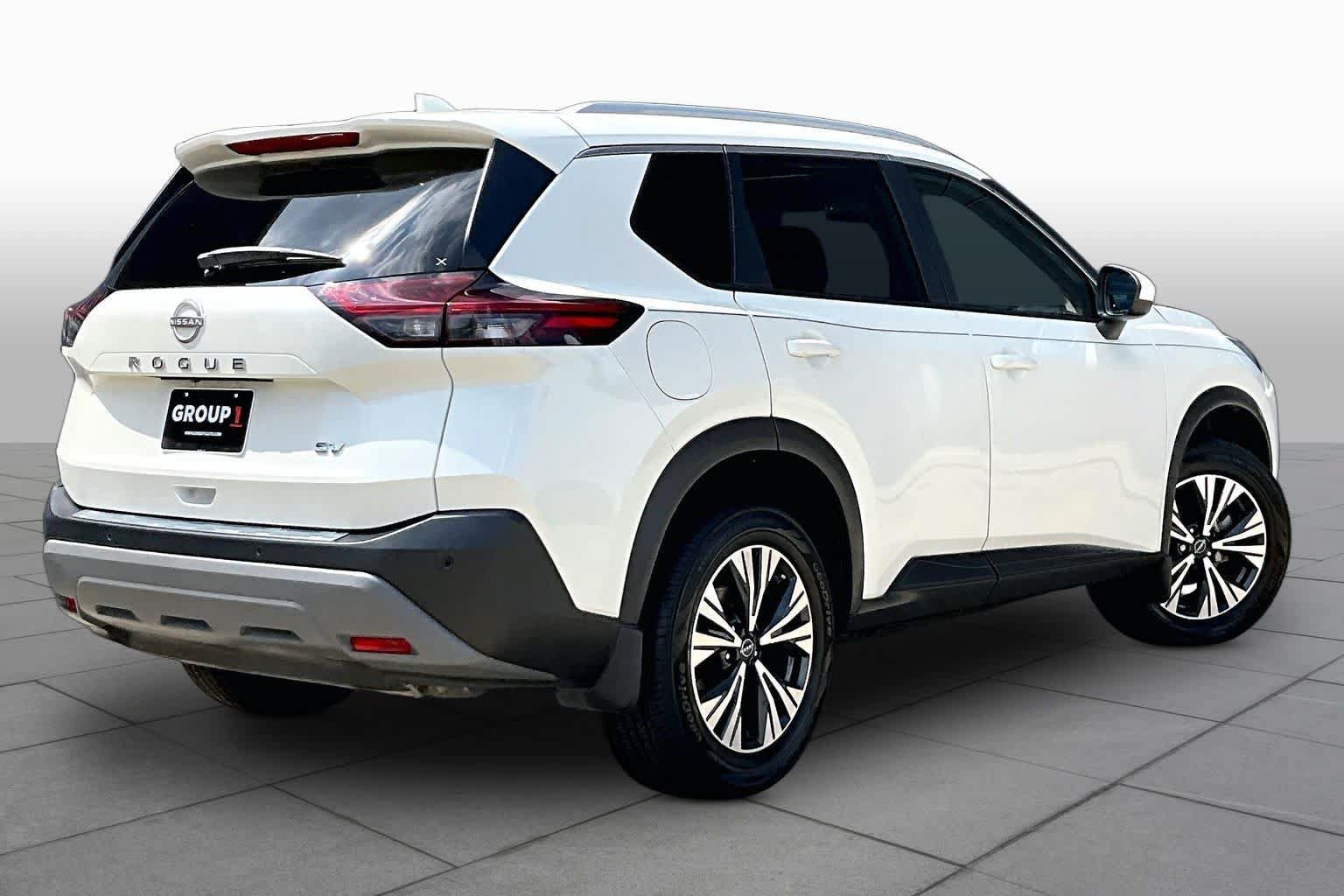 Used 2023 Nissan Rogue SV w/ SV Premium B Package FWD image 13