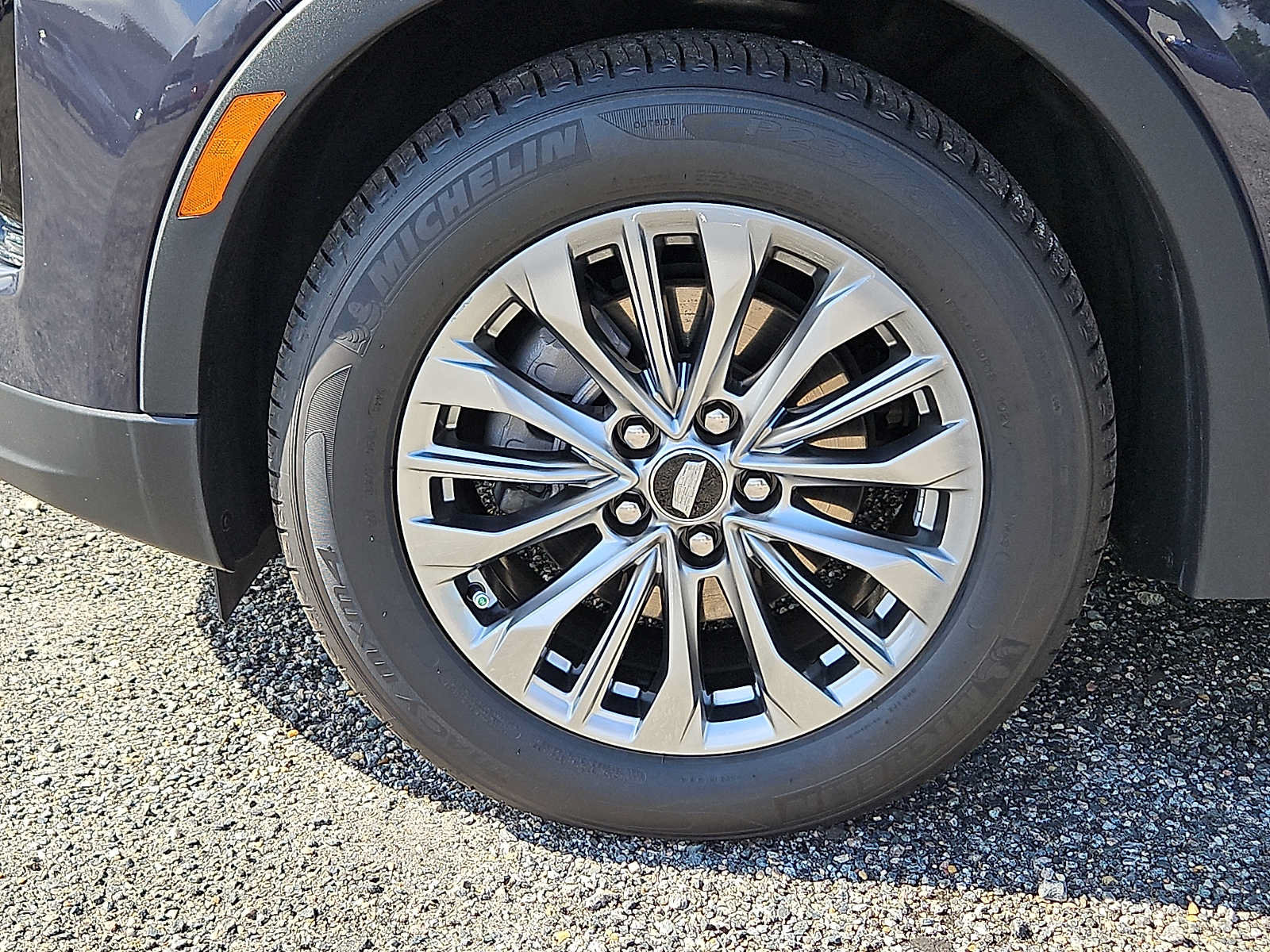 Used 2025 Cadillac XT4 Premium Luxury AWD/4WD image 8