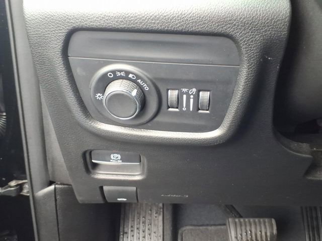Certified 2023 Jeep Grand Cherokee Laredo AWD/4WD image 23
