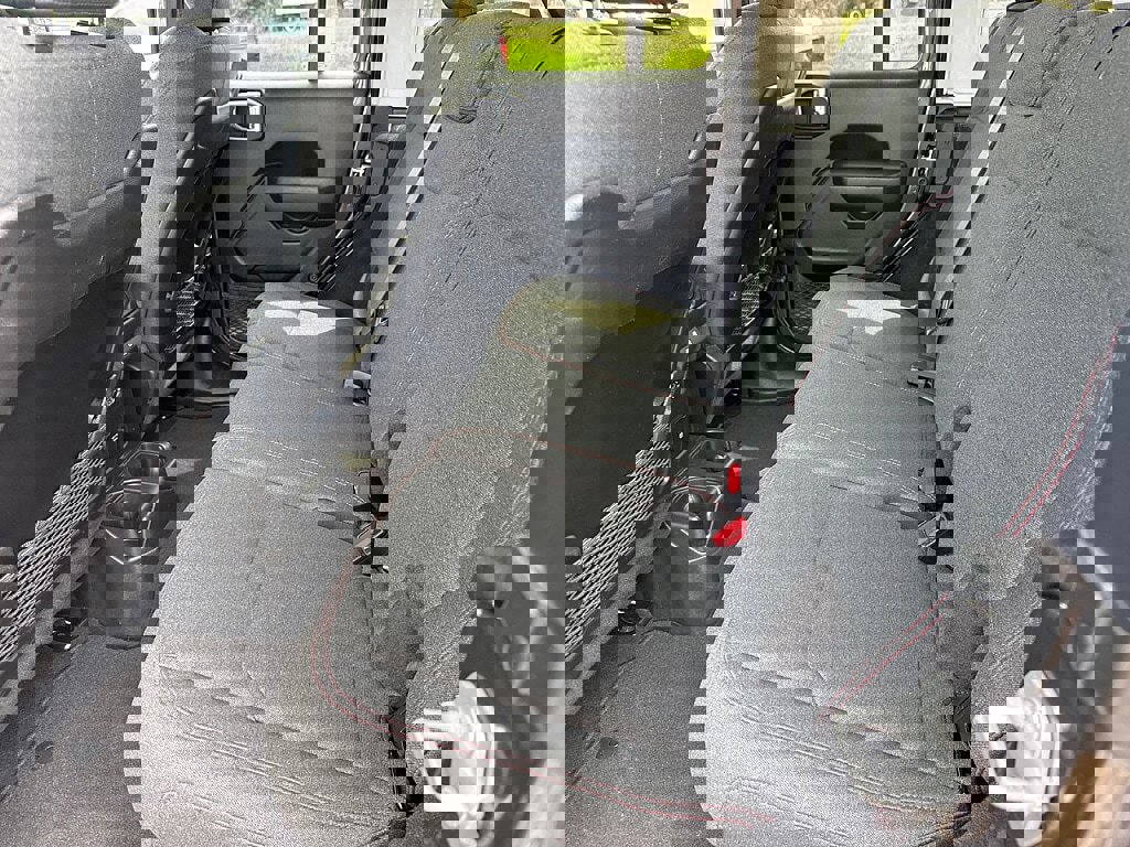 Used 2025 Jeep Wrangler Unlimited Rubicon image 9