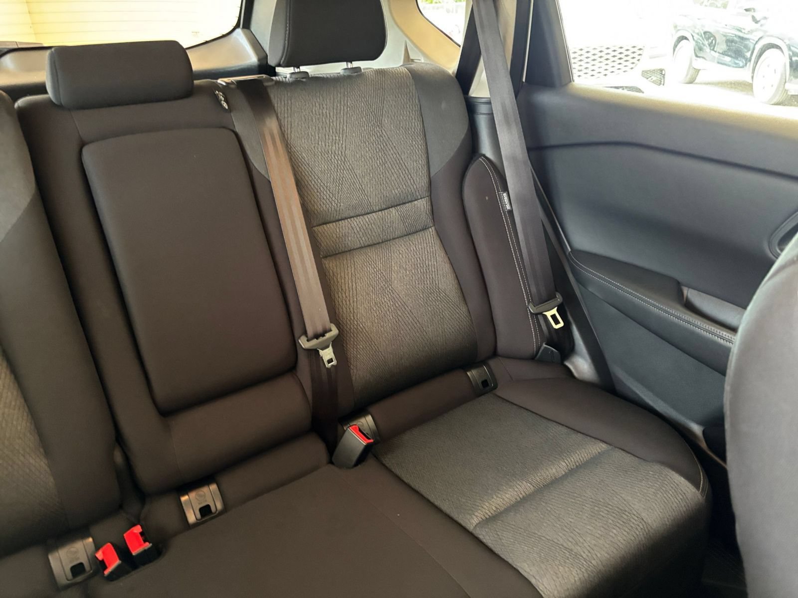 Used 2025 Nissan Rogue SV AWD/4WD image 38