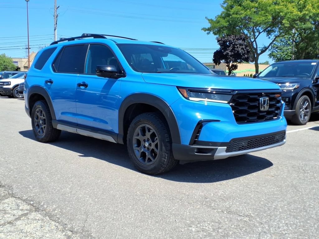 Used 2023 Honda Pilot TrailSport image 3