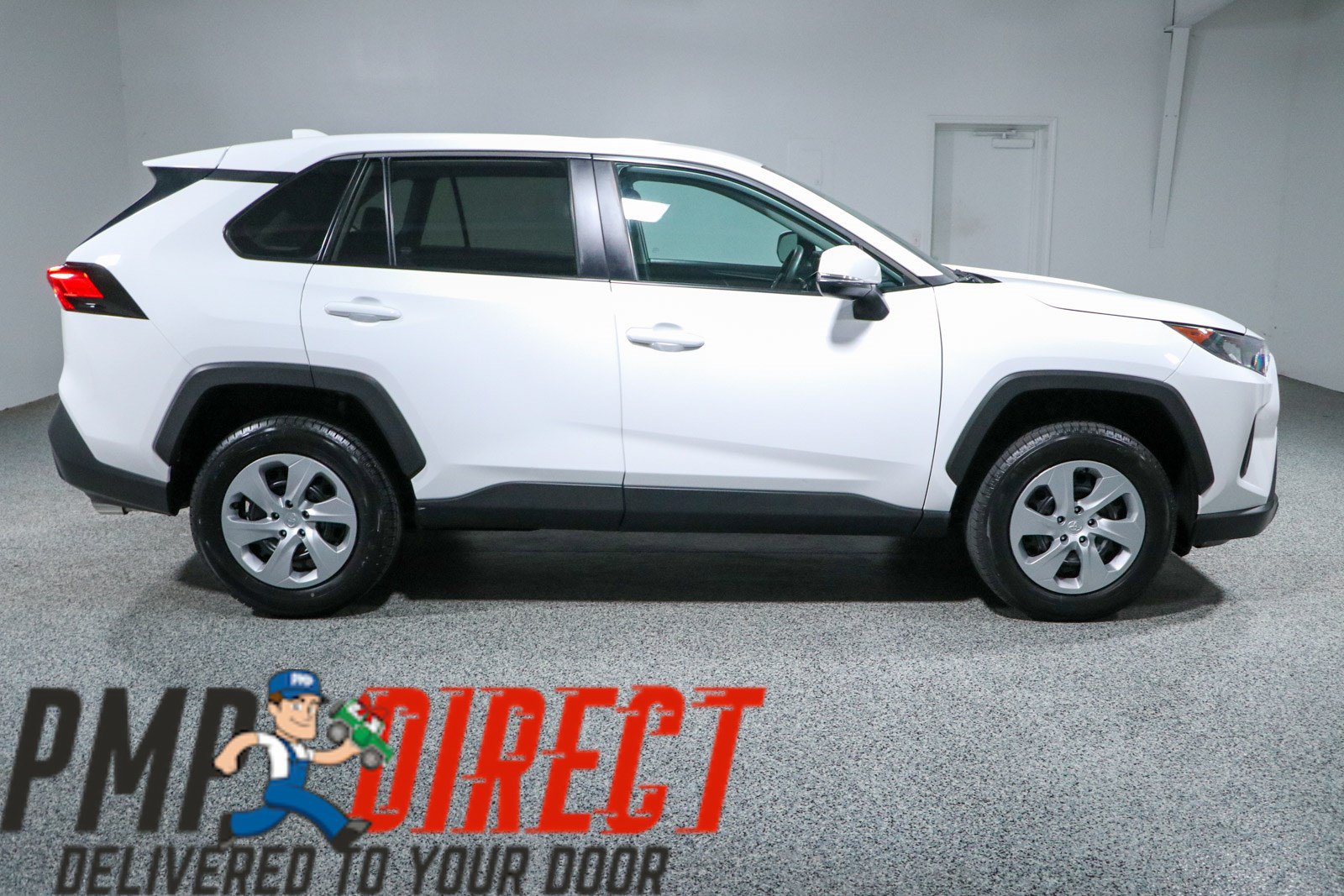 Used 2022 Toyota RAV4 LE FWD image 6