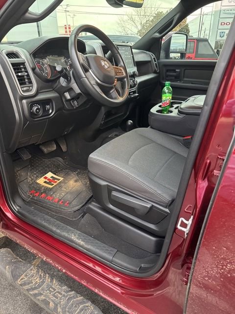 Used 2024 RAM 2500 Tradesman w/ Chrome Appearance Group image 17
