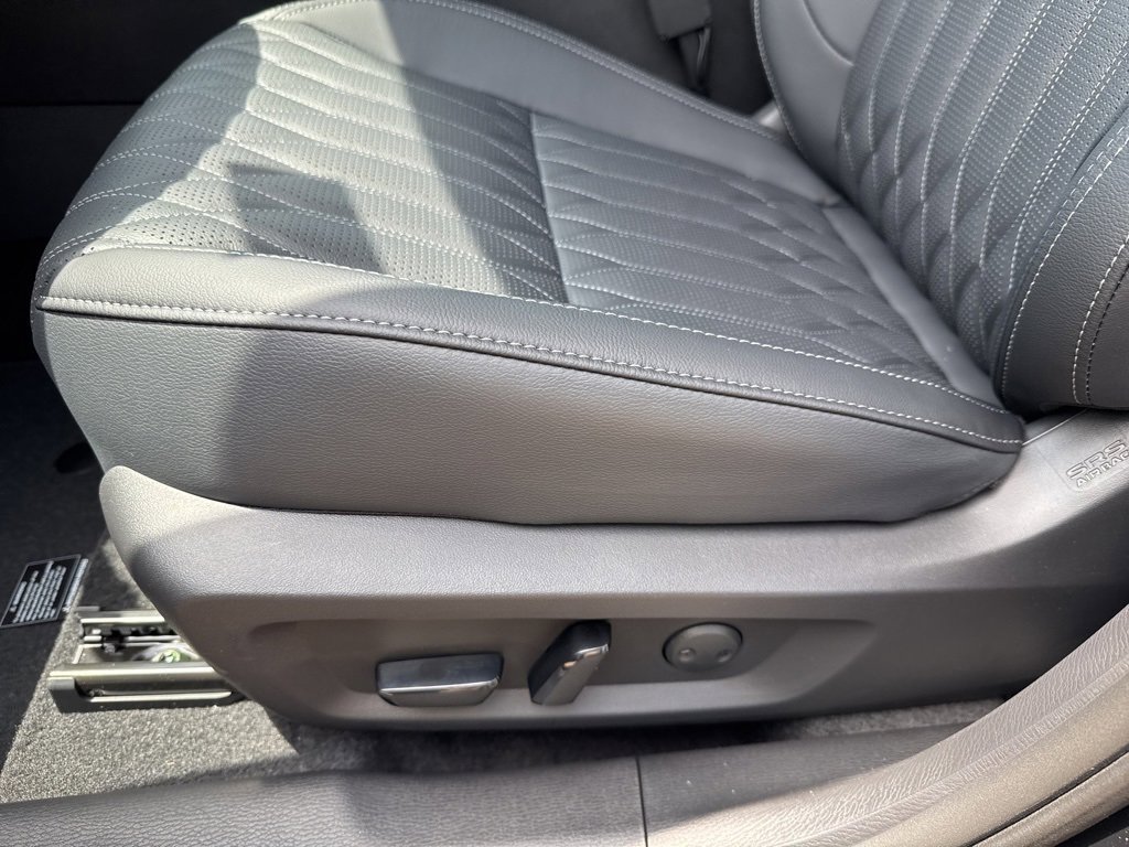 New 2025 Mitsubishi Outlander SEL image 23