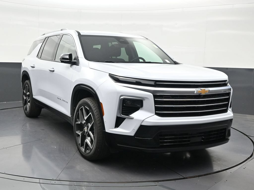 Used 2026 Chevrolet Traverse High Country FWD image 8