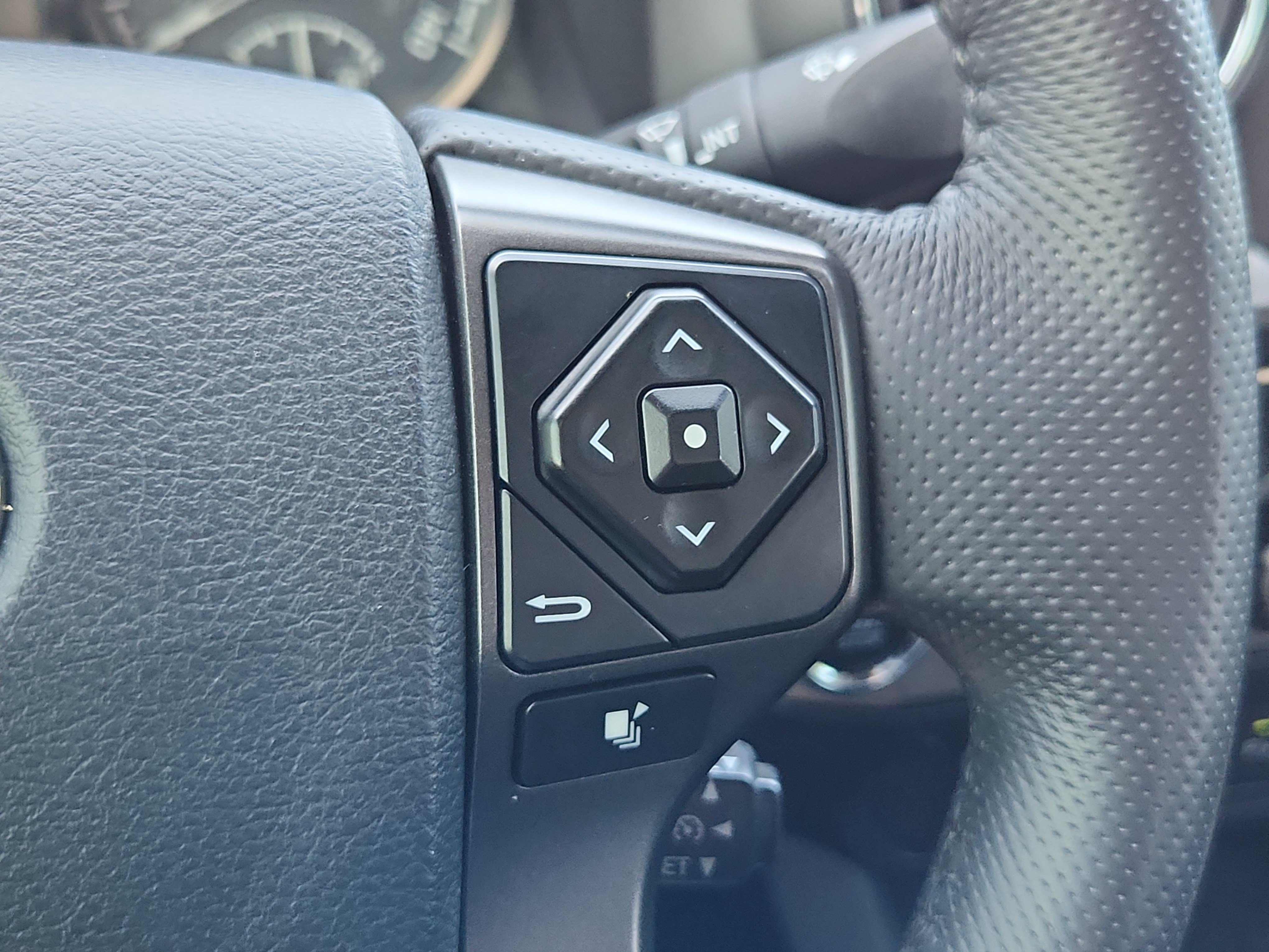 Used 2017 Toyota Tacoma TRD Pro AWD/4WD image 21