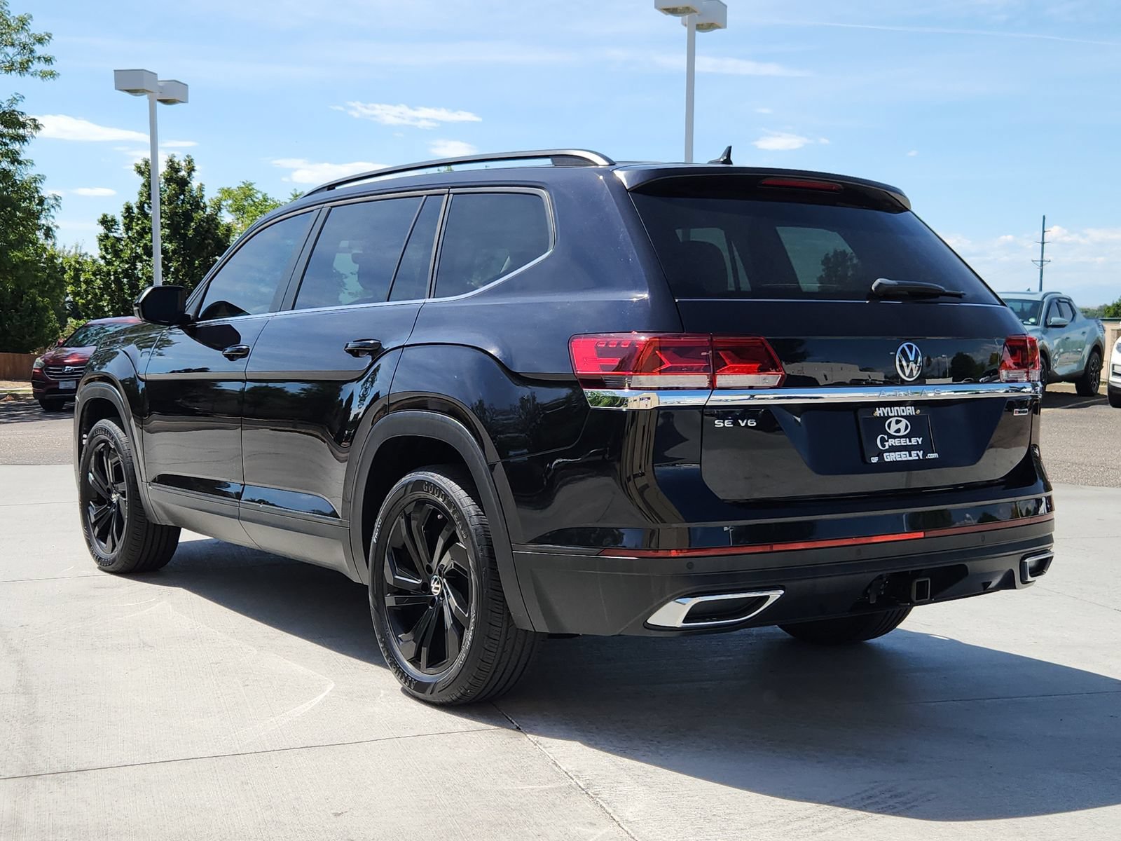 Used 2022 Volkswagen Atlas SE w/ Panoramic Sunroof Package AWD/4WD image 3