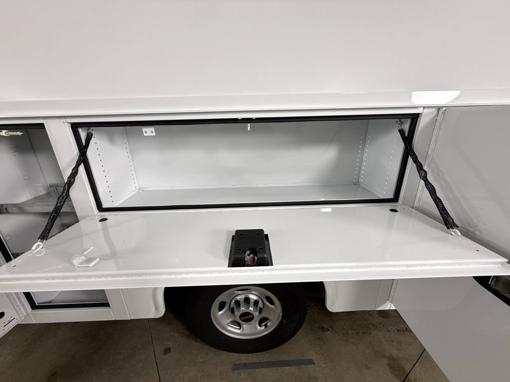 New 2025 GMC Savana 3500 w/ Power Convenience Package RWD image 35