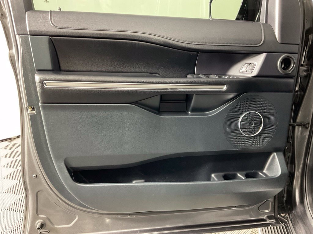 Used 2021 Ford Expedition XLT RWD image 12