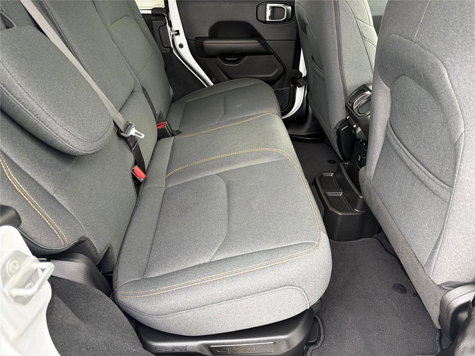 Used 2025 Jeep Wrangler Sahara w/ Safety Group image 16