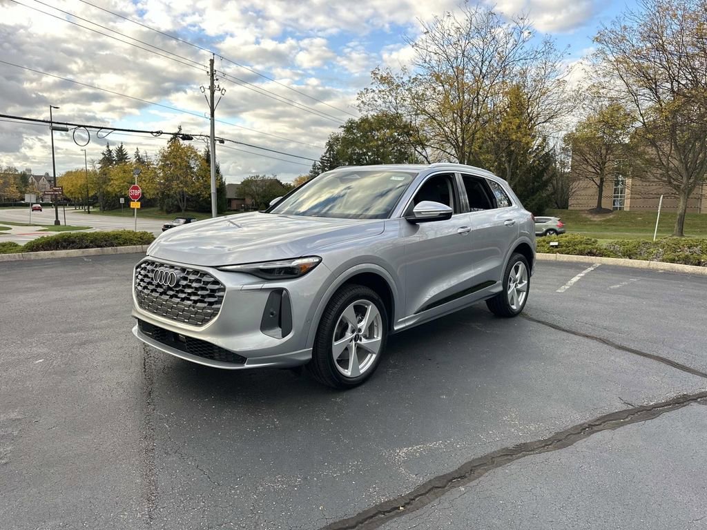 New 2025 Audi Q5 Premium Plus image 3