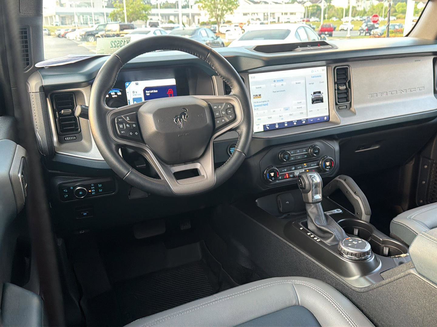 Used 2024 Ford Bronco Outer Banks AWD/4WD image 18