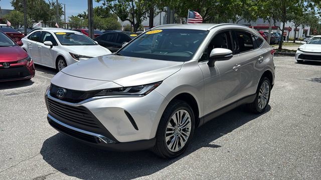 Certified 2023 Toyota Venza XLE AWD/4WD image 3