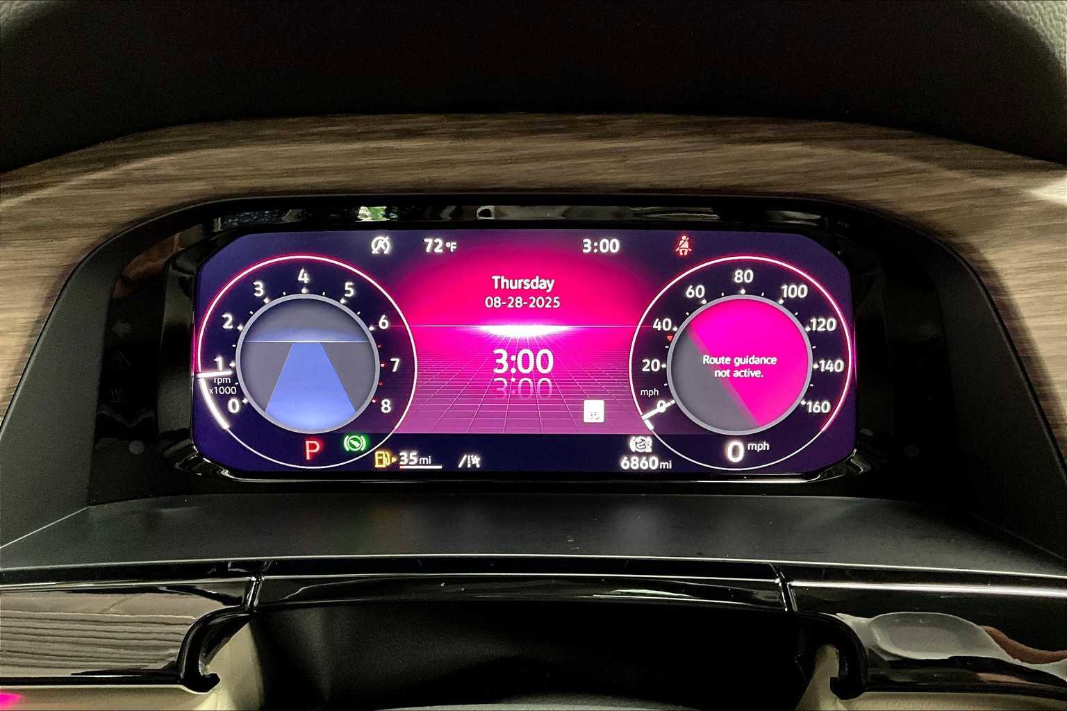 Used 2025 Volkswagen Atlas SEL Premium R-Line image 23