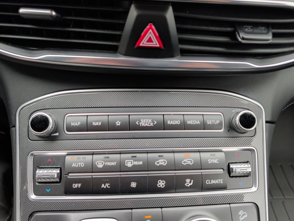 Certified 2022 Hyundai Santa Fe Limited w/ Cargo Package image 18