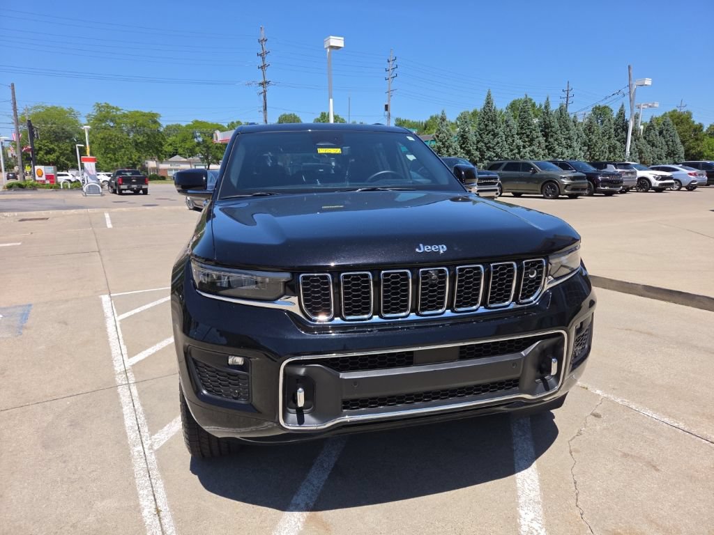 Certified 2023 Jeep Grand Cherokee Overland w/ Adv Protech Group III AWD/4WD image 4