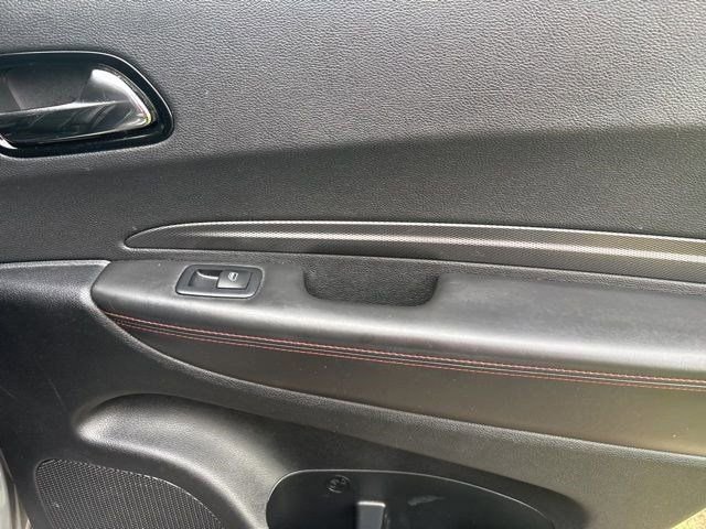 Used 2023 Dodge Durango GT image 38