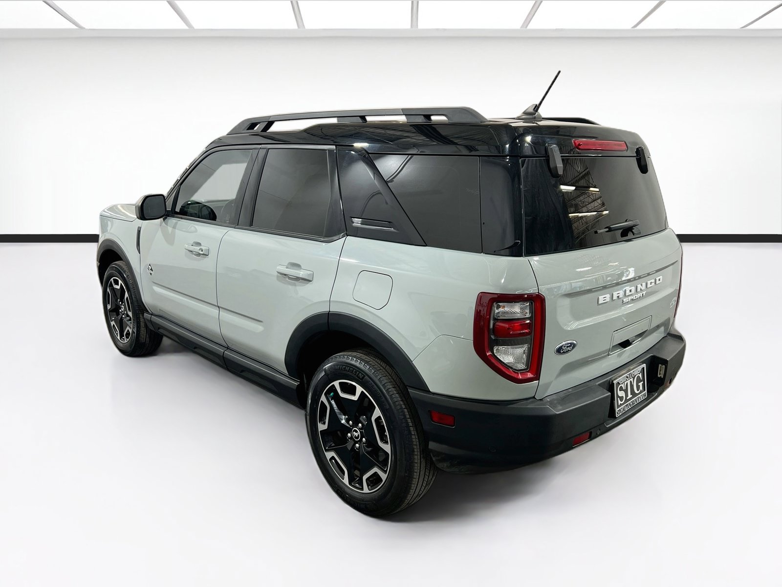 Used 2023 Ford Bronco Sport Outer Banks w/ Tech Package AWD/4WD image 6