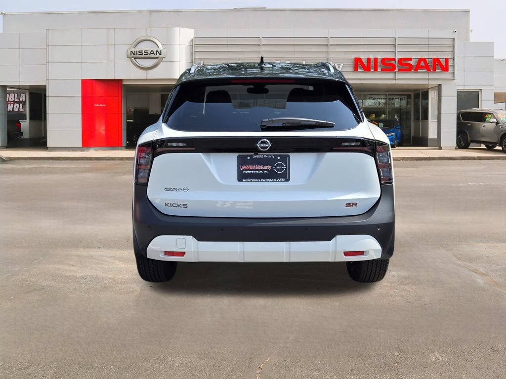 New 2026 Nissan Kicks SR FWD image 4