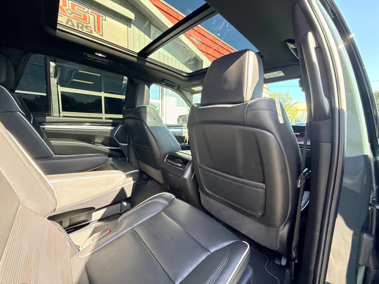 Used 2025 Cadillac Escalade Sport w/ Touring Package image 37