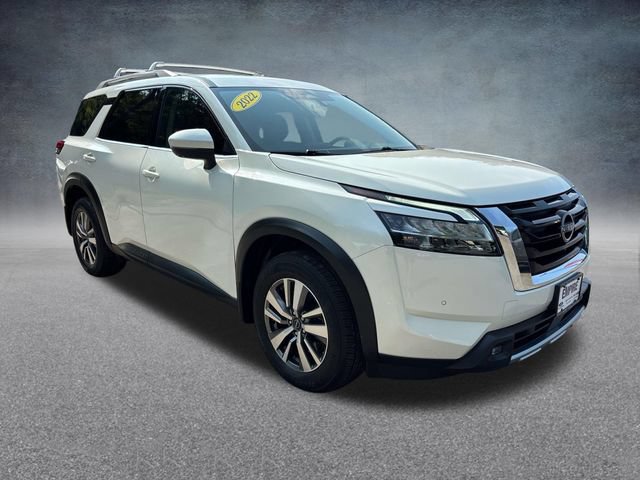 Used 2022 Nissan Pathfinder SL w/ SL Black Package AWD/4WD image 9