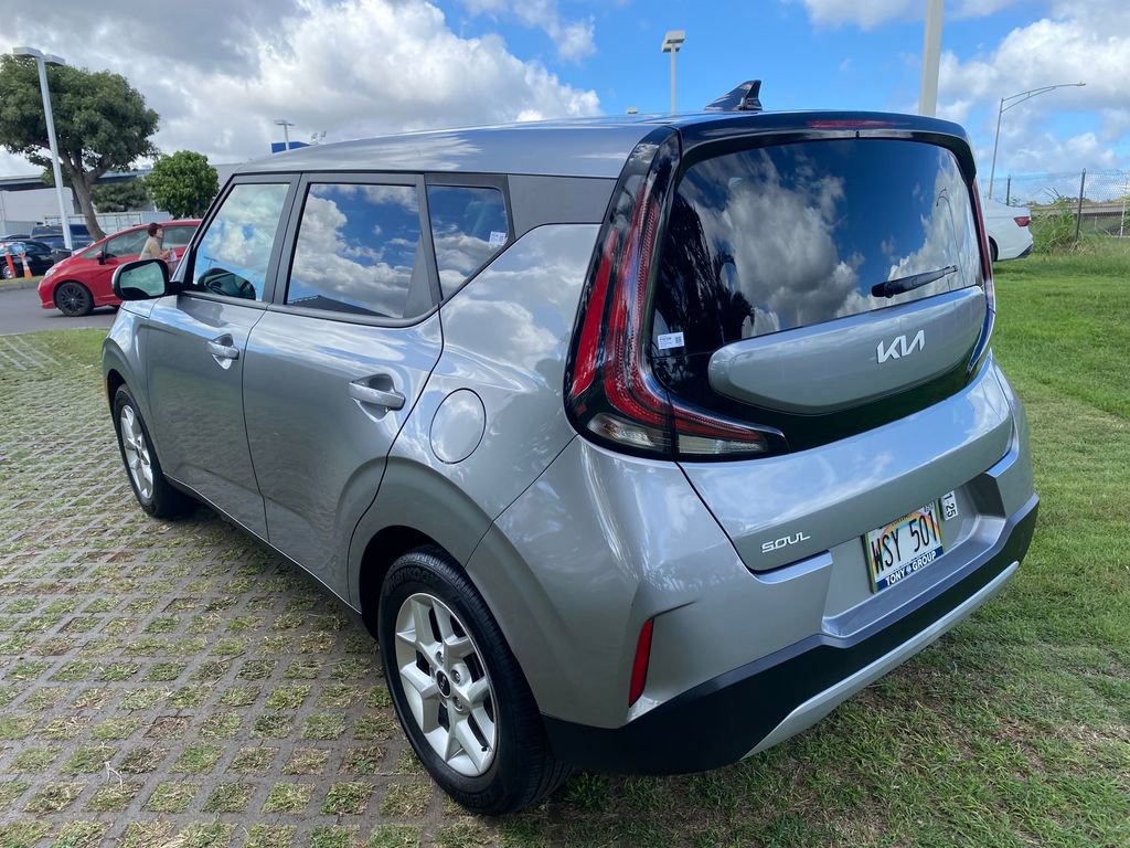 Used 2023 Kia Soul LX w/ LX Technology Package image 5