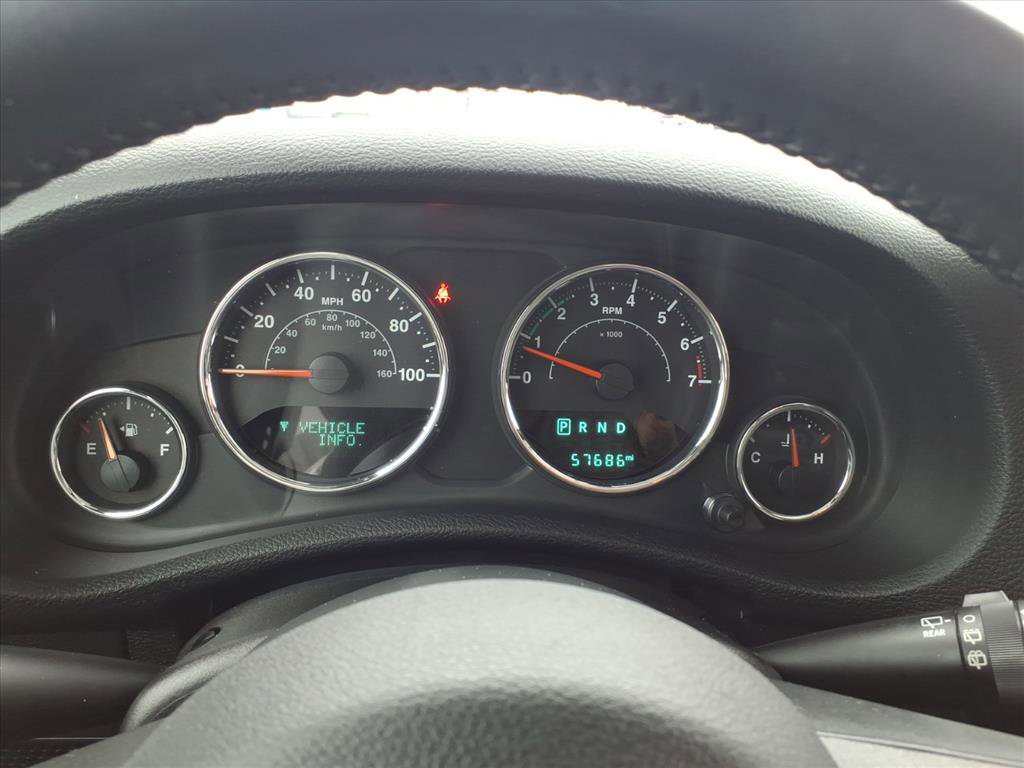 Used 2018 Jeep Wrangler Unlimited Sahara w/ Connectivity Group image 16