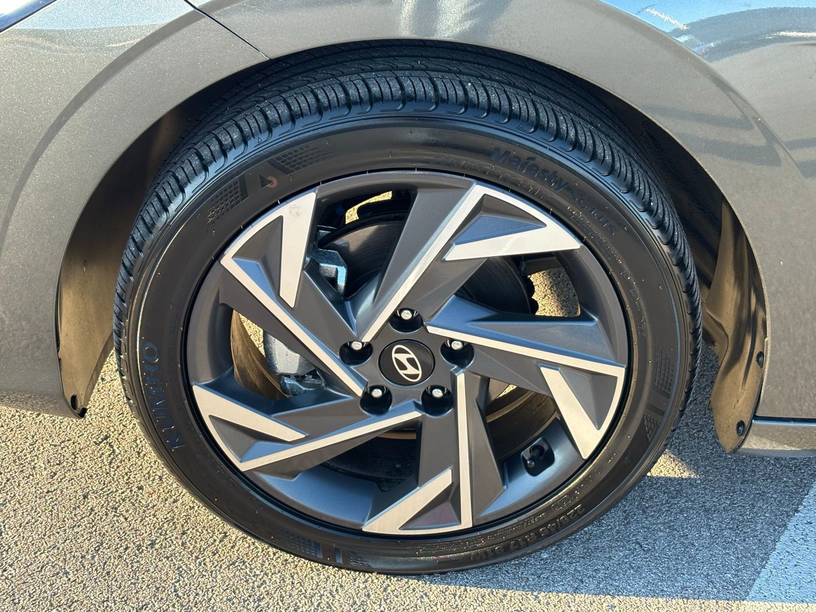 Certified 2025 Hyundai Elantra Sport image 9