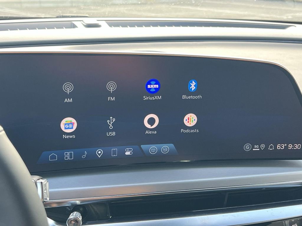 New 2025 Cadillac Lyriq Sport image 17