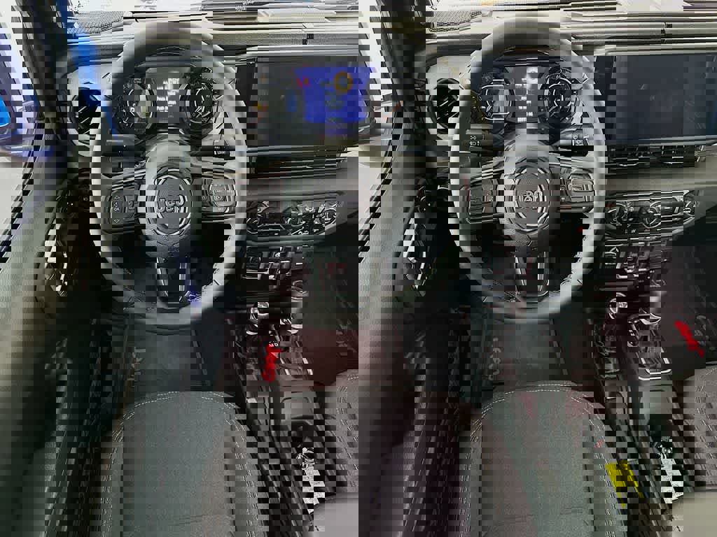 Used 2024 Jeep Gladiator Sport image 10