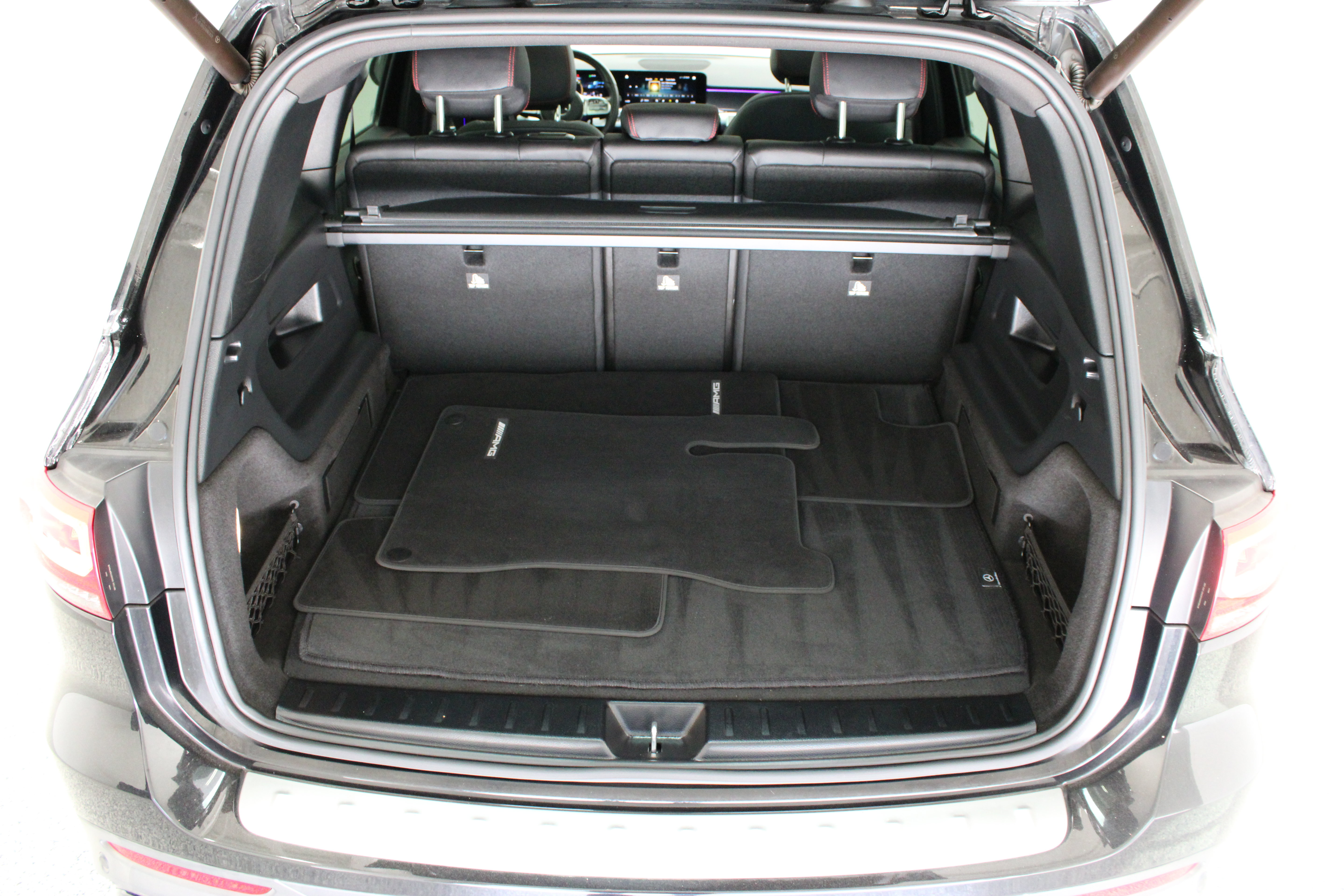 Used 2023 Mercedes-Benz GLB 35 AMG 4MATIC image 32