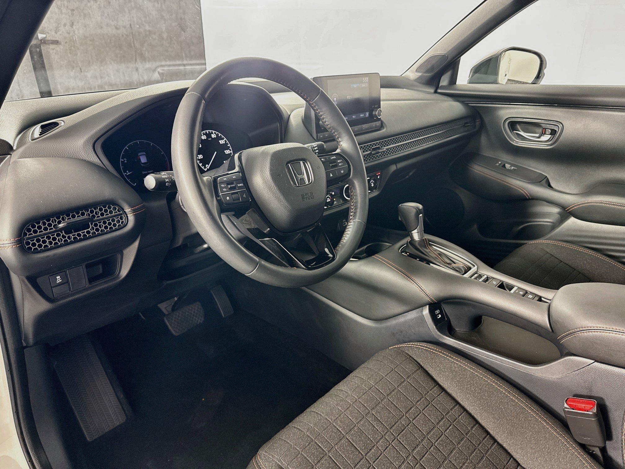 Used 2024 Honda HR-V Sport image 9