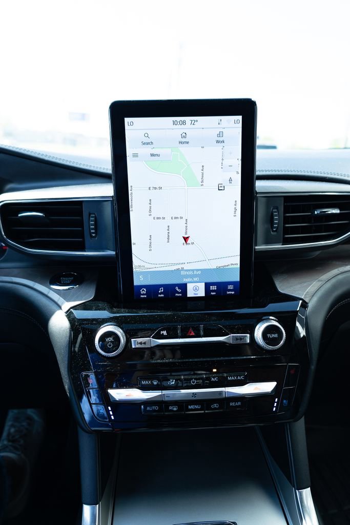 Used 2023 Ford Explorer Platinum w/ Technology Package AWD/4WD image 13