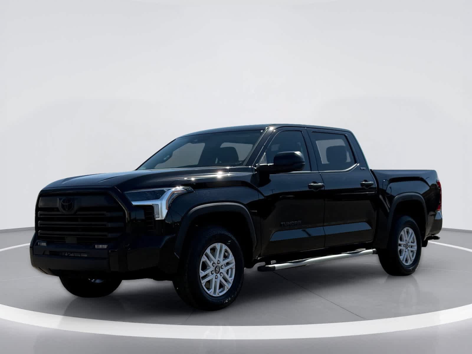 Used 2025 Toyota Tundra SR5 AWD/4WD image 2