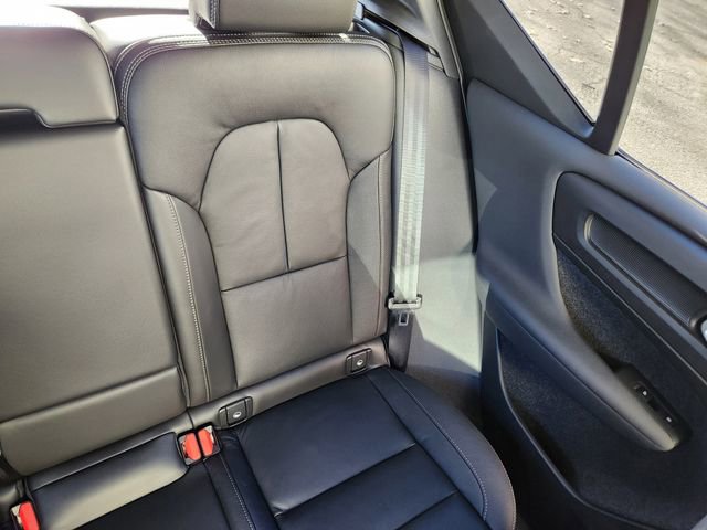 Certified 2023 Volvo XC40 B5 Ultimate w/ Climate Package image 17