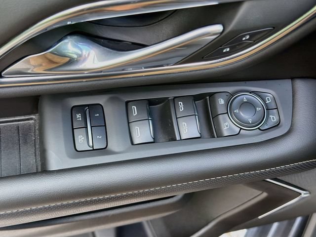 Used 2023 Chevrolet Tahoe Premier AWD/4WD image 25