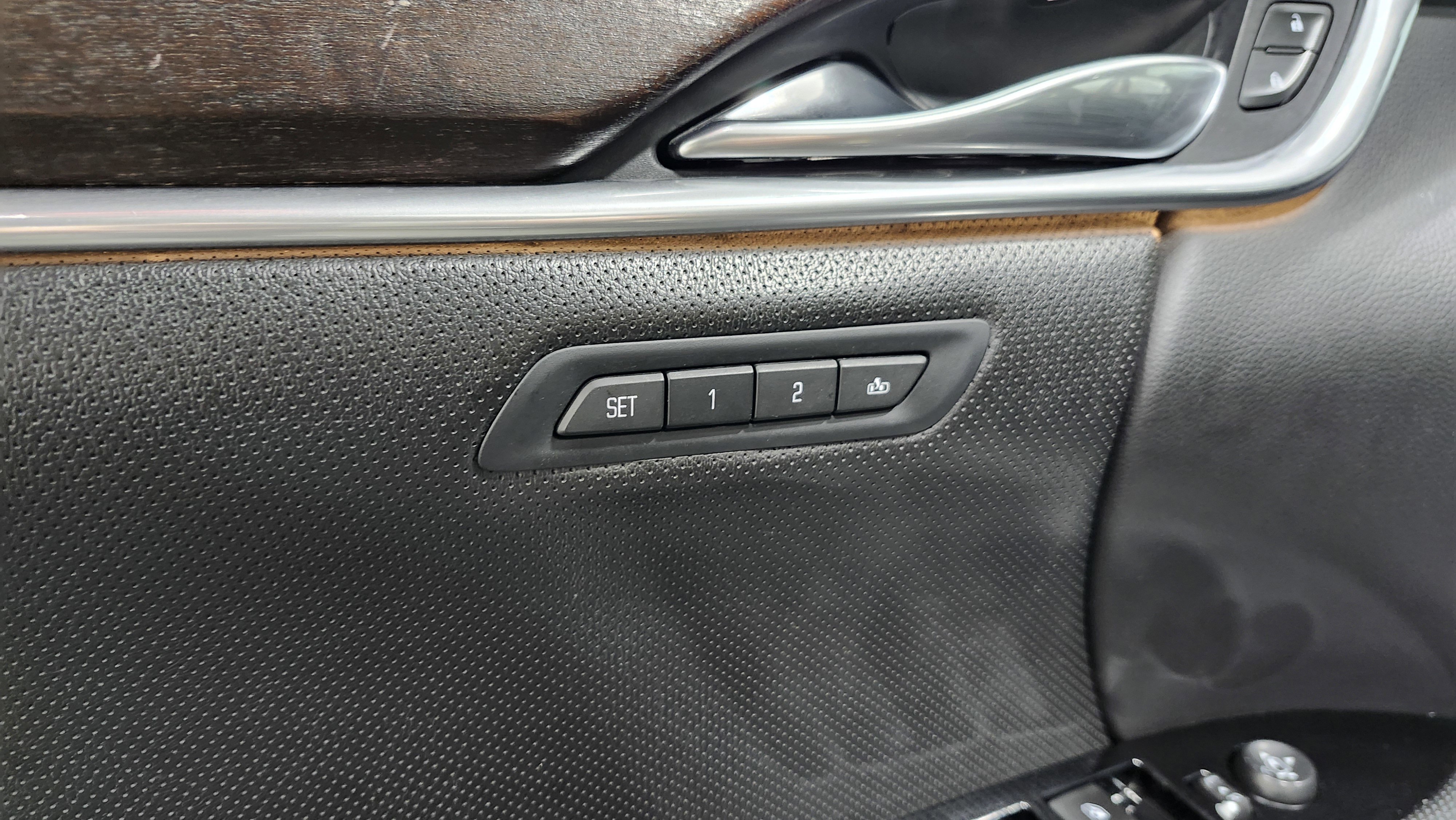 Used 2019 Cadillac XTS Luxury image 24