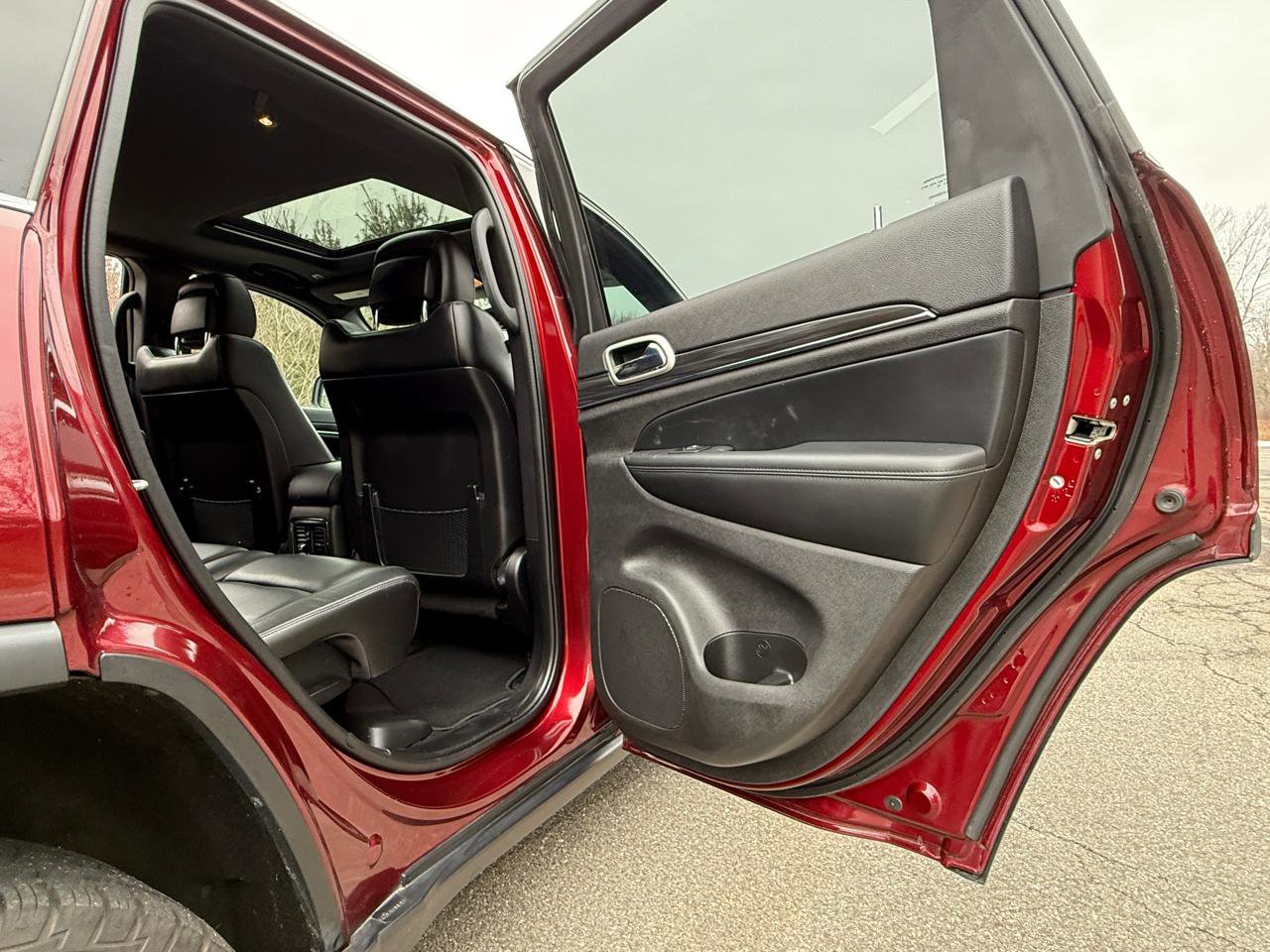 Used 2021 Jeep Grand Cherokee Limited image 29