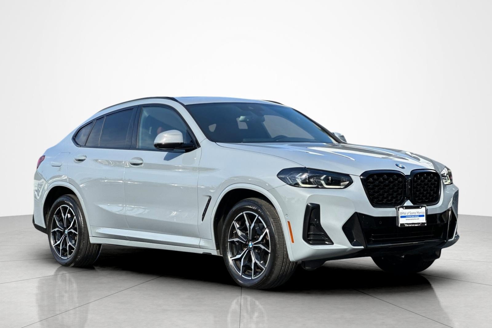 Used 2024 BMW X4 xDrive30i w/ Premium Package AWD/4WD image 7