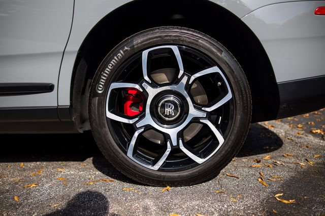 Used 2022 Rolls-Royce Cullinan Black Badge image 26
