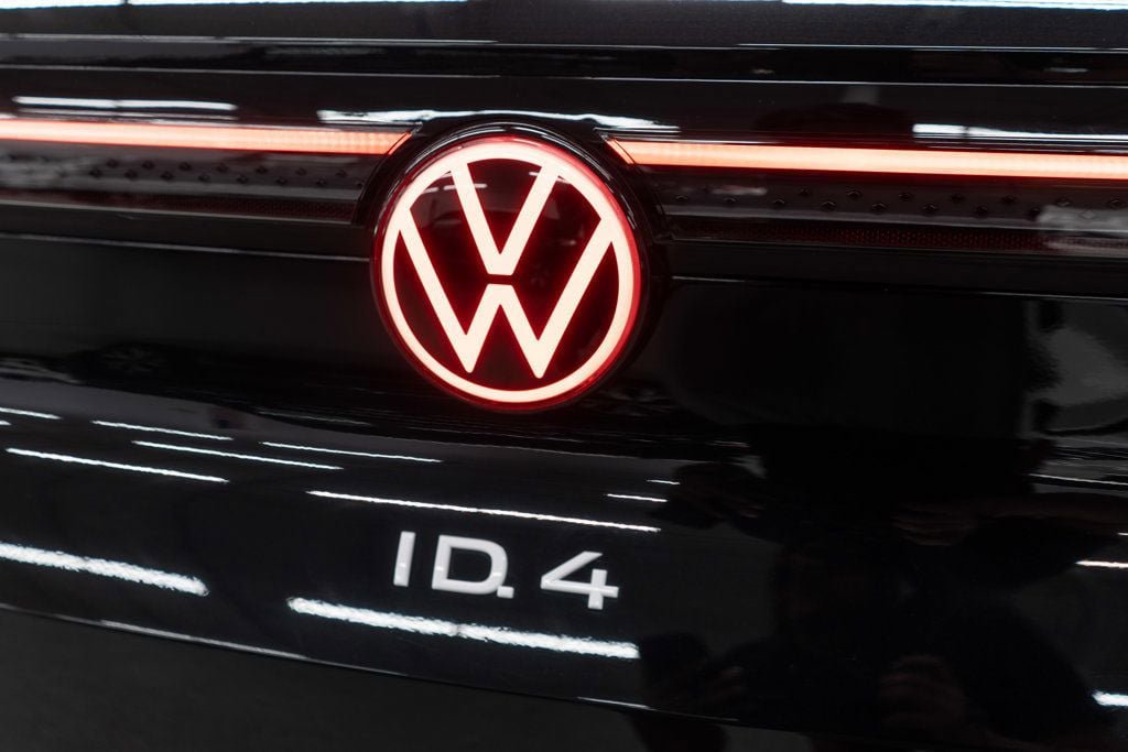 Used 2023 Volkswagen ID.4 Pro S Plus image 46