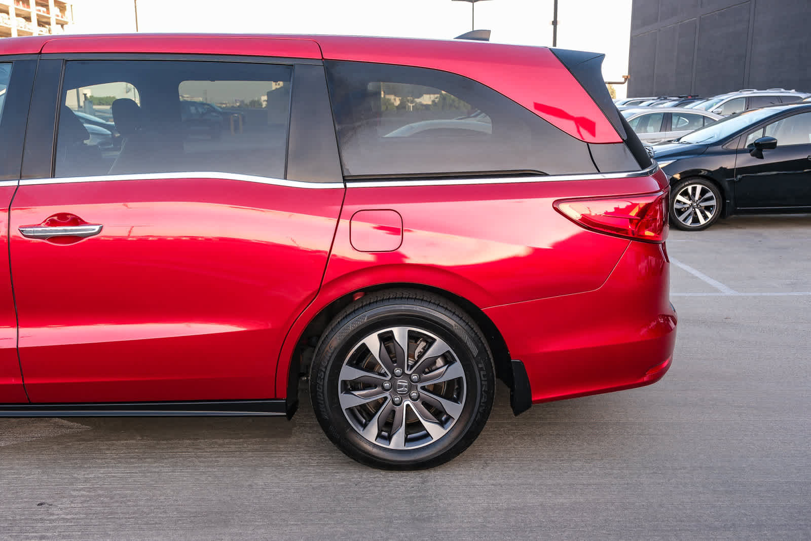 Used 2023 Honda Odyssey EX-L image 8