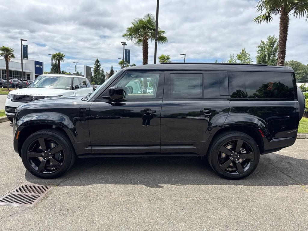 New 2026 Land Rover Defender 130 X-Dynamic SE AWD/4WD image 2