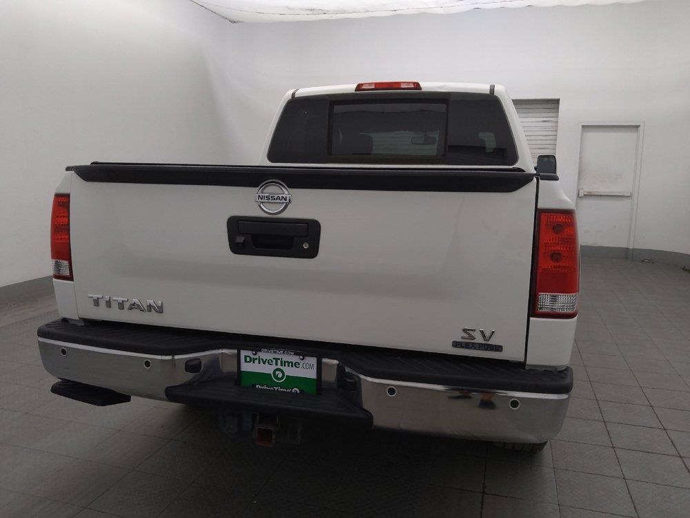 Used 2015 Nissan Titan SV w/ SV Value Truck Package RWD image 7