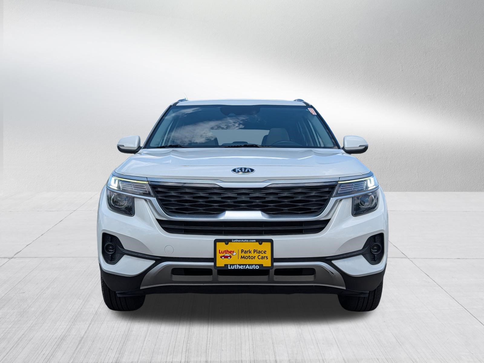 Used 2021 Kia Seltos EX AWD/4WD image 2
